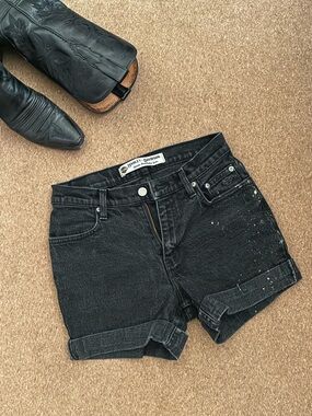 Harley-Davidson Jean Shorts in Black with Bleach Art - Size 2 / 26" Waist